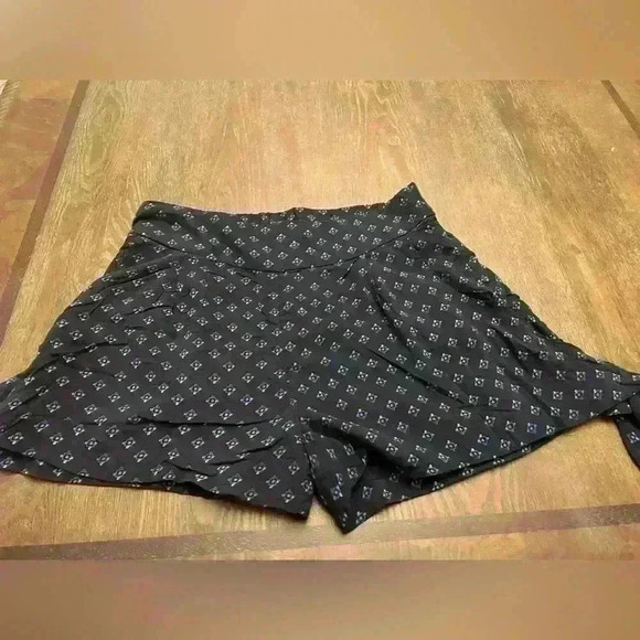 Free People Navy Print Pull On Shorts with side ties - Picture 2 of 4